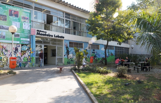 Sarau literário celebra aniversário da biblioteca em guarulhos