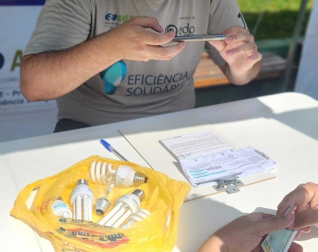 Moradores do cabuçu podem trocar lâmpadas comuns por led