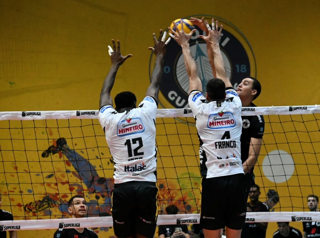 Vôlei guarulhos pontua, mas cede vitória ao praia clube no tie-break