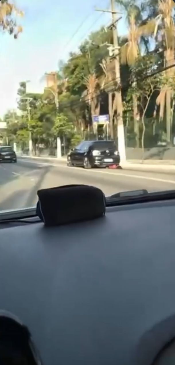 Homem arrasta mulher em carro na marginal tietê após discussão