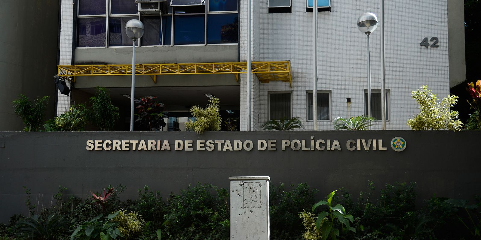 Menino baleado dentro de escola durante operação policial no rio