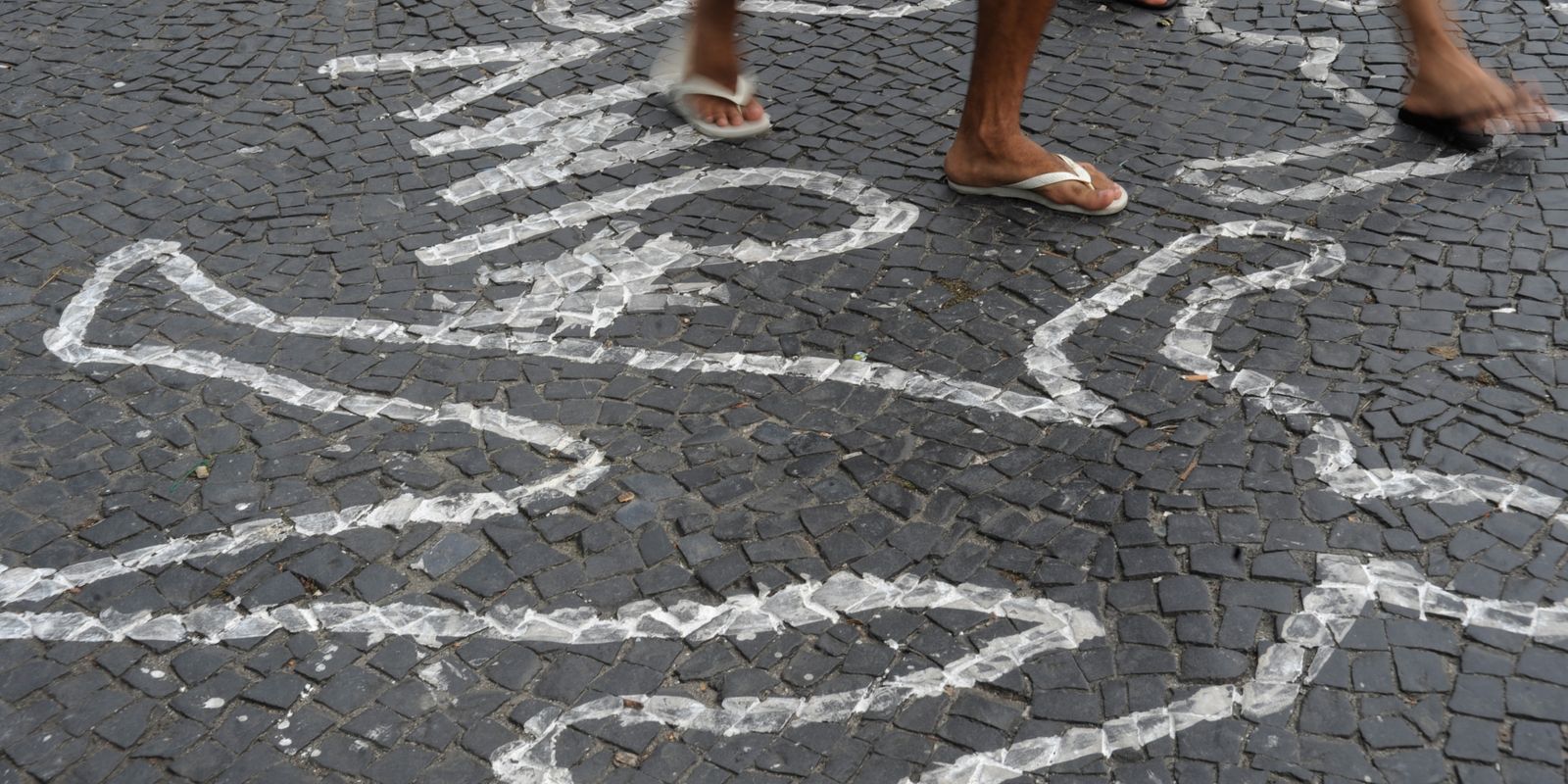 Mortes violentas disparam no rio; apreensão de fuzis bate recorde